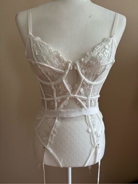 Lace Mesh Sculpting Bodysuit - Cream